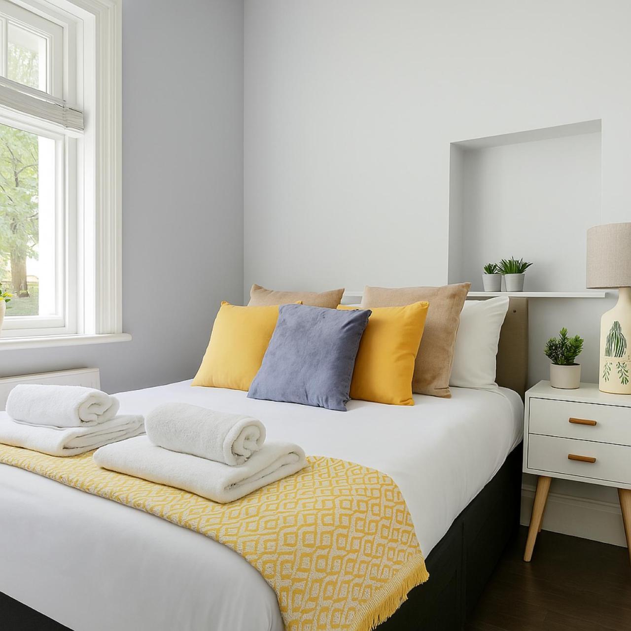 1 Bed In Victoria Apartment